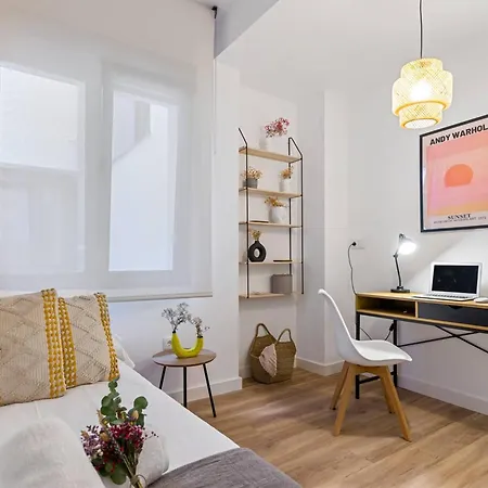 Andy Warhol Con Terraza Appartement *